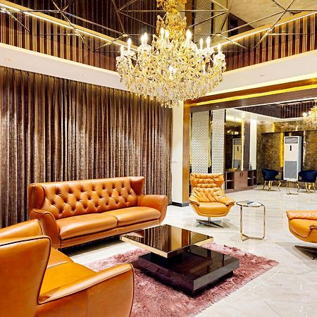 The Pentouz On 100 Feet Road Indiranagar - An Urban Luxury Retreat Apartment บังกาลอร์ ภายนอก รูปภาพ