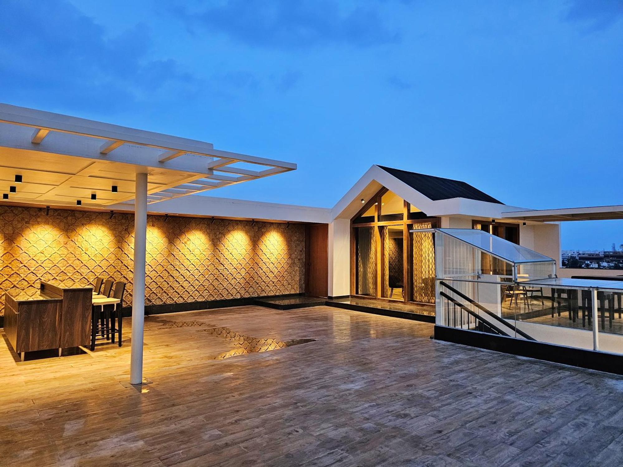 The Pentouz On 100 Feet Road Indiranagar - An Urban Luxury Retreat Apartment บังกาลอร์ ภายนอก รูปภาพ