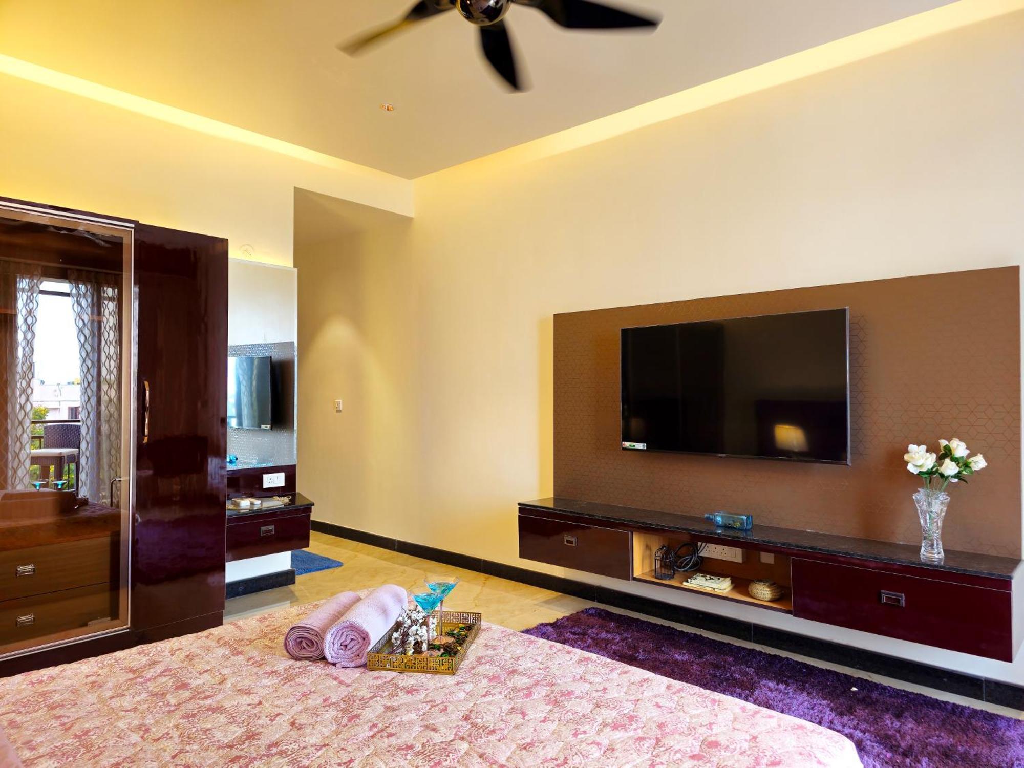 The Pentouz On 100 Feet Road Indiranagar - An Urban Luxury Retreat Apartment บังกาลอร์ ภายนอก รูปภาพ