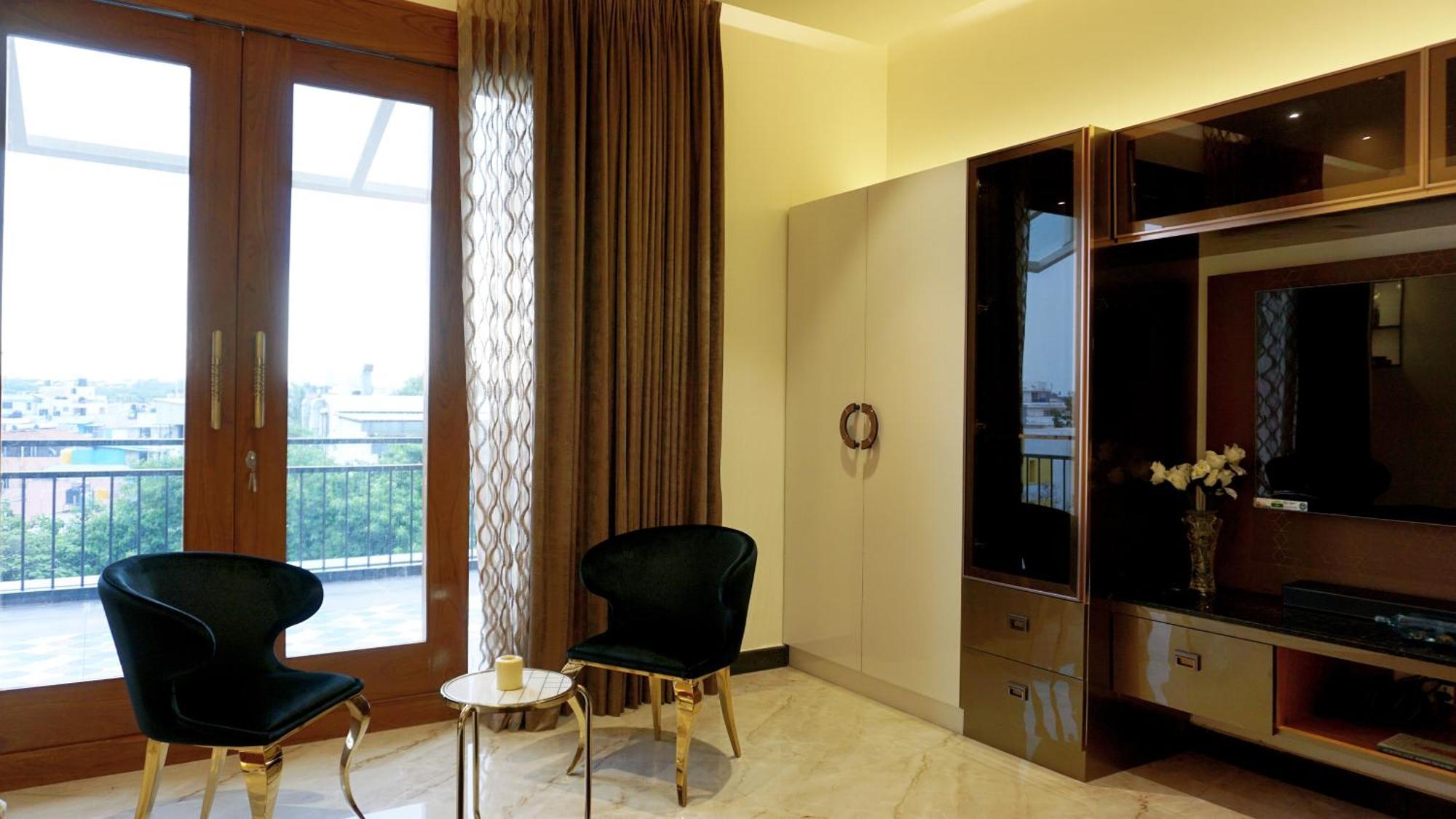 The Pentouz On 100 Feet Road Indiranagar - An Urban Luxury Retreat Apartment บังกาลอร์ ภายนอก รูปภาพ