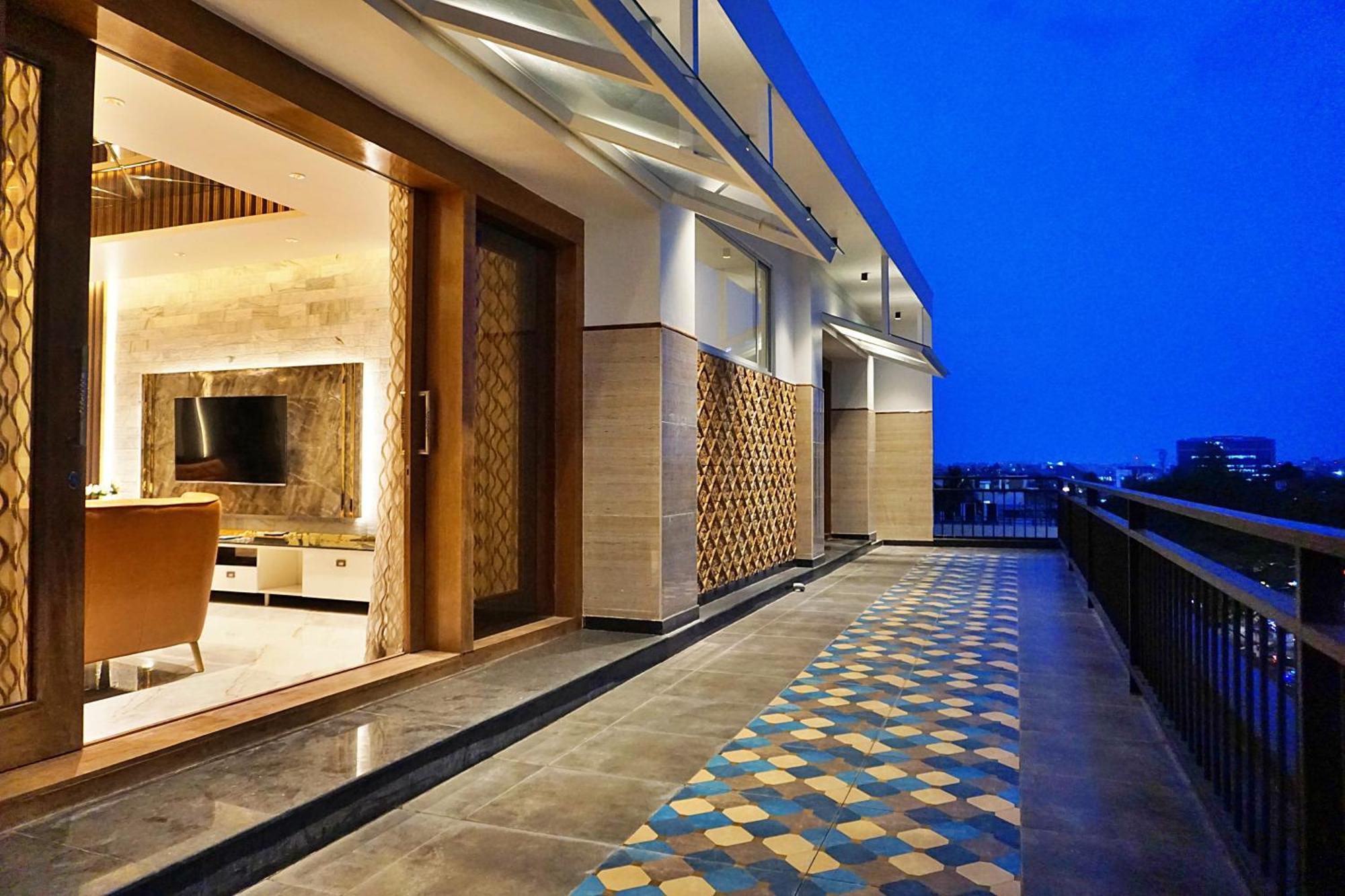 The Pentouz On 100 Feet Road Indiranagar - An Urban Luxury Retreat Apartment บังกาลอร์ ภายนอก รูปภาพ