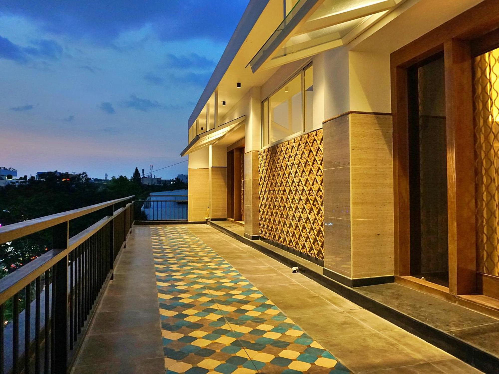 The Pentouz On 100 Feet Road Indiranagar - An Urban Luxury Retreat Apartment บังกาลอร์ ภายนอก รูปภาพ