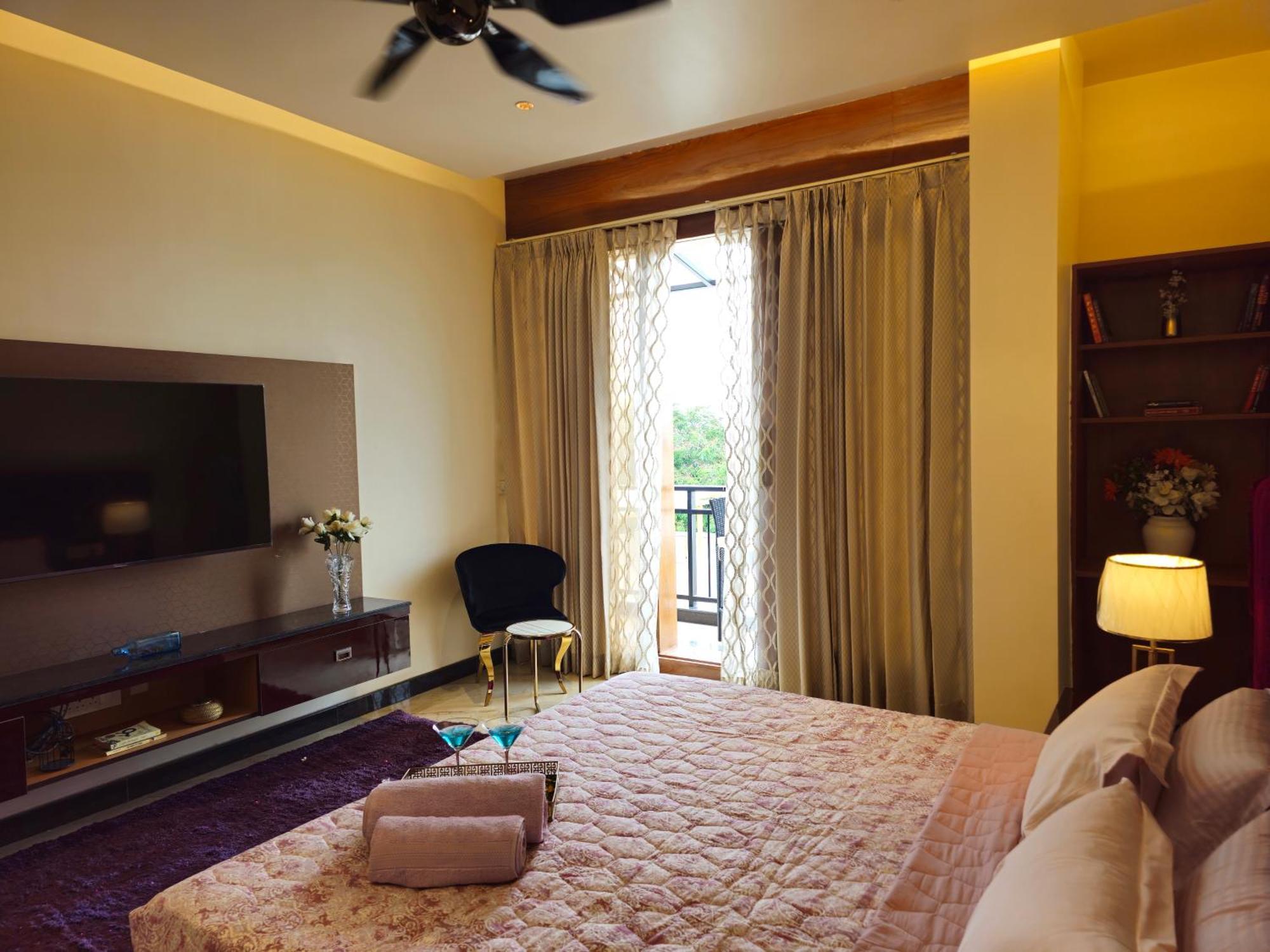 The Pentouz On 100 Feet Road Indiranagar - An Urban Luxury Retreat Apartment บังกาลอร์ ภายนอก รูปภาพ