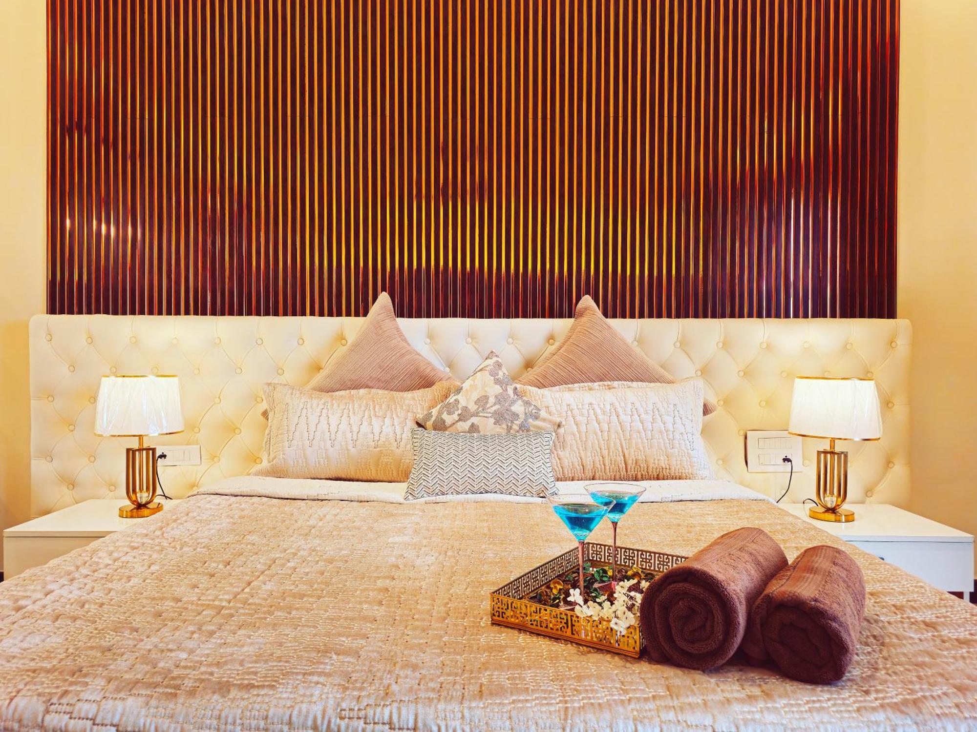 The Pentouz On 100 Feet Road Indiranagar - An Urban Luxury Retreat Apartment บังกาลอร์ ภายนอก รูปภาพ